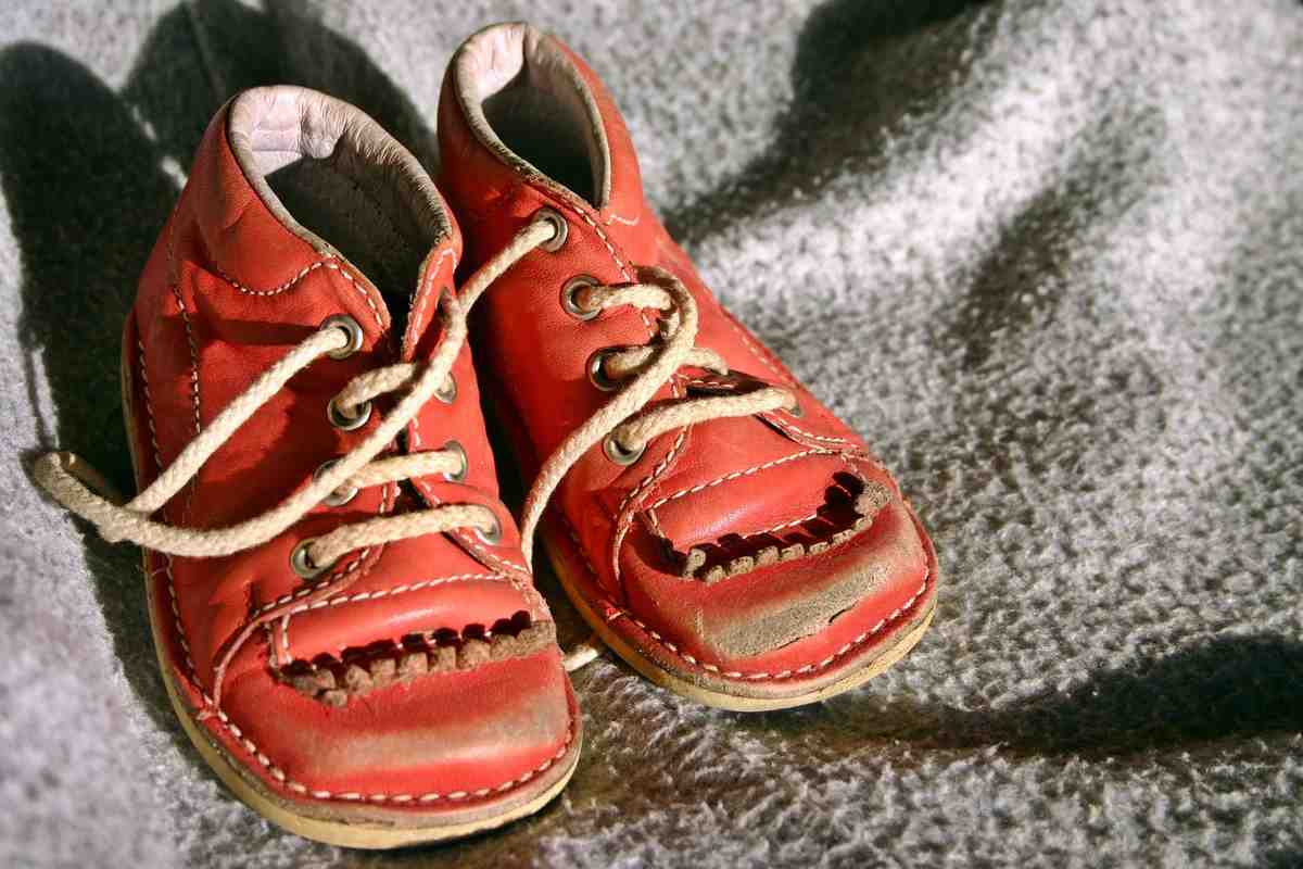 «Единственному сыну притащил пакет старой обуви от своей сестры!»