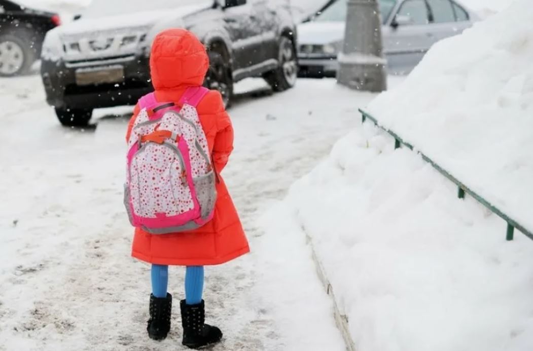 «Мучаешься сама и ребенка мучаешь, зачем?» – упрекает Веронику подруга