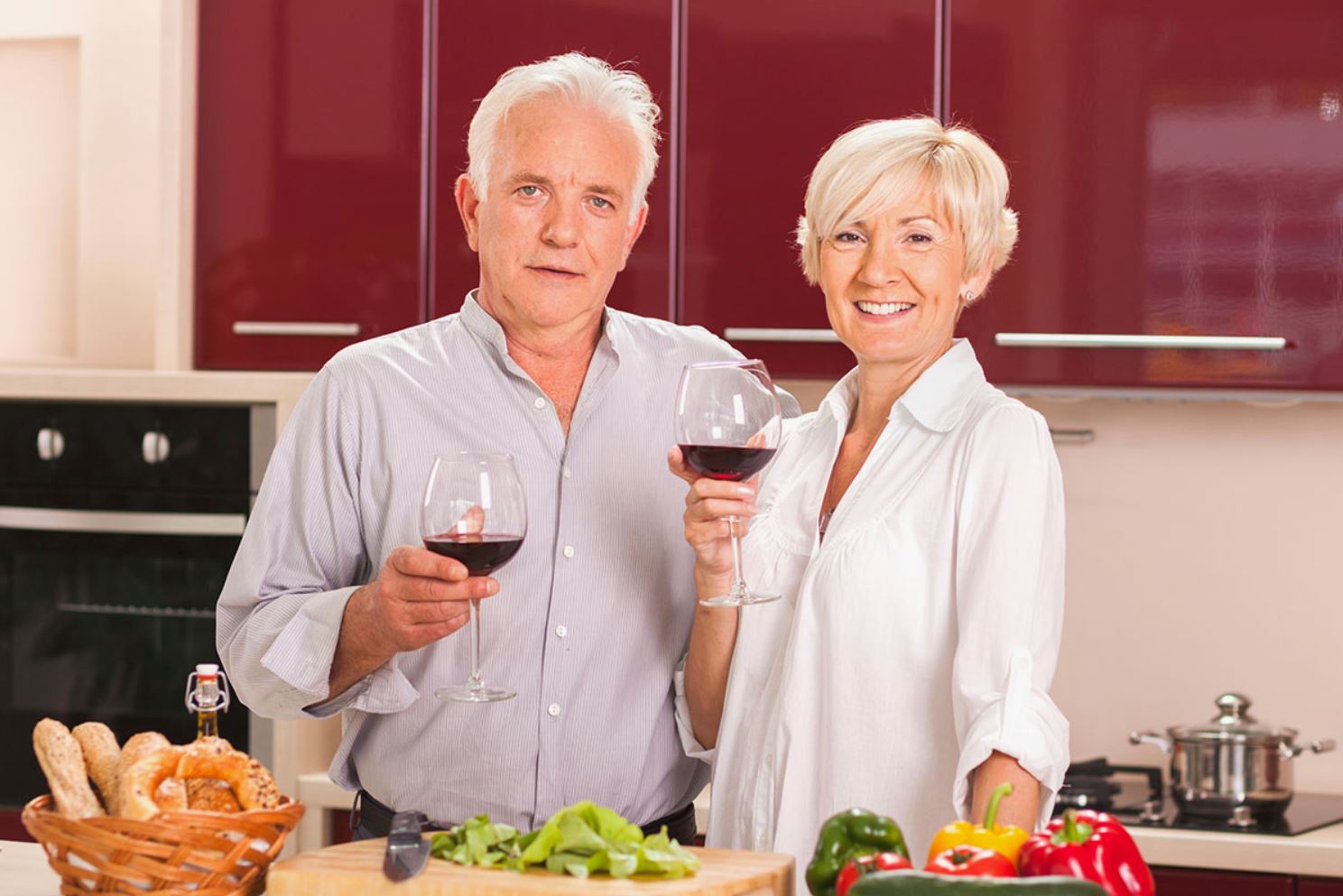 «Сидим с мужем сейчас, торт купили, празднуем: у нас сын разводится!» — говорит сестра