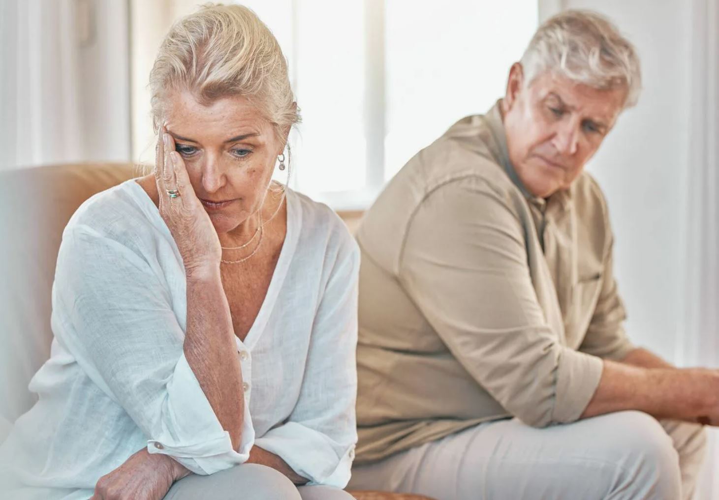 «Свекры двенадцать лет воспитывали чужого ребенка, а теперь из-за него на грани развода», – рассказывает Виктория