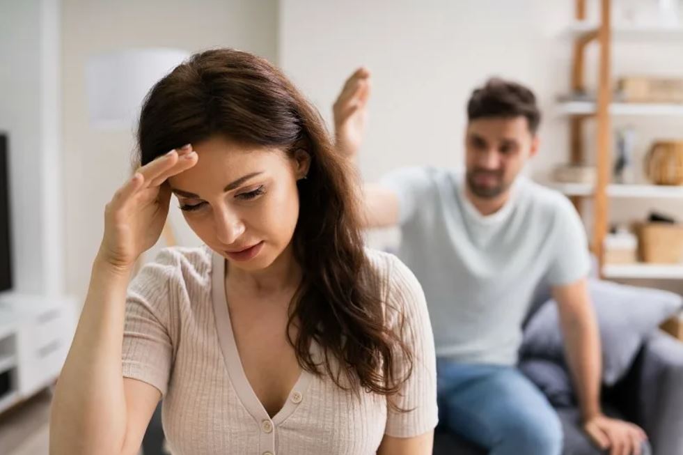 «Делай все сама. Ты же у нас сильная и независимая женщина!» – ёрничает теперь муж в ответ на любую просьбу «Делай все сама. Ты же у нас сильная и независимая женщина!» – ёрничает теперь муж в ответ на любую просьбу