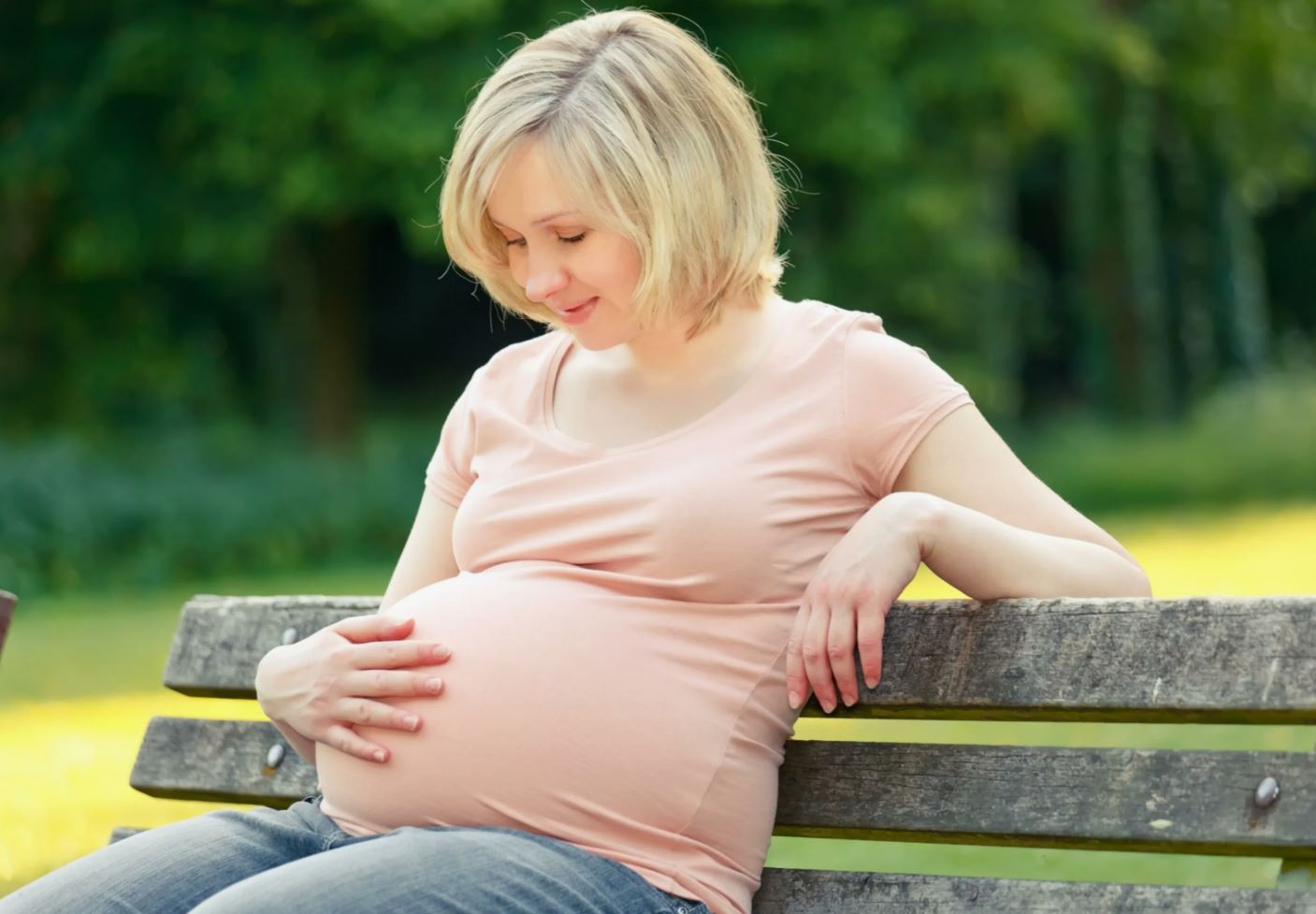 «Не выдумывай, она не беременна. Куда им сейчас четвертый ребенок?» – говорит тетя про свою дочь, которая уже на сносях