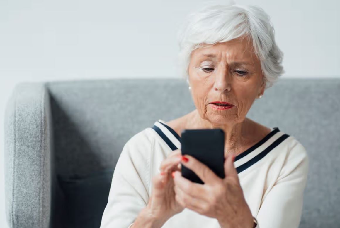 «Возвращайтесь немедленно. Мы не справляемся!» – звонит Людмиле свекровь «Возвращайтесь немедленно. Мы не справляемся!» – звонит Людмиле свекровь